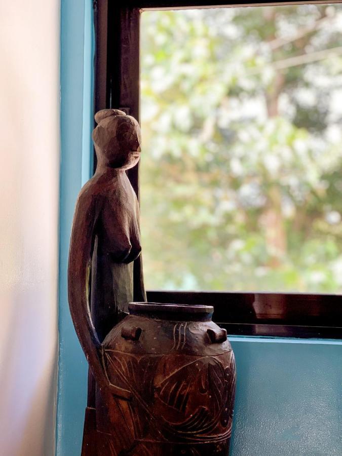 Amos Pili Tree Inn Powered By Cocotel เอลนิโด ภายนอก รูปภาพ